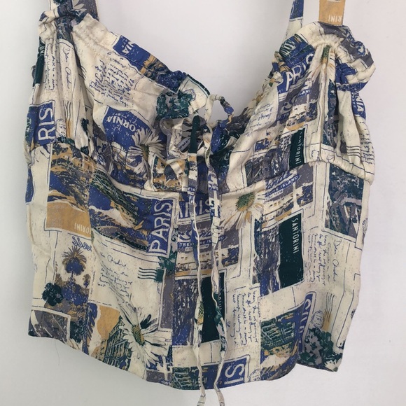 URBAN OUTFITTERS- crop top - Picture 2 of 3